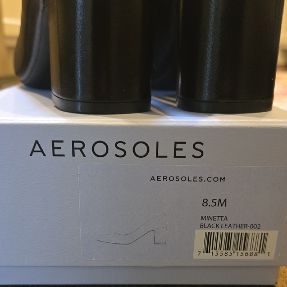 Aerosole Leather Pumps - Picture 8 of 8